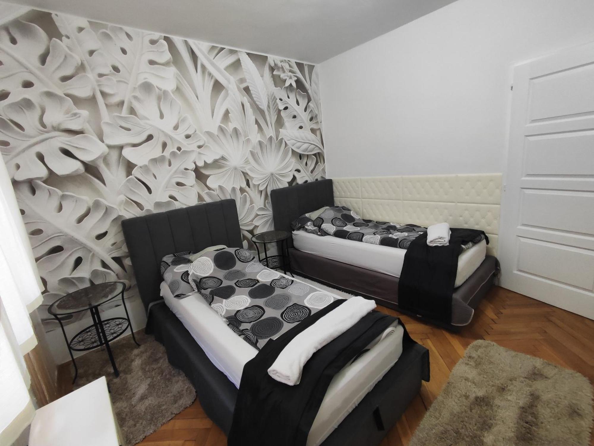 Heni Apartman Нагиканиша Екстериор снимка
