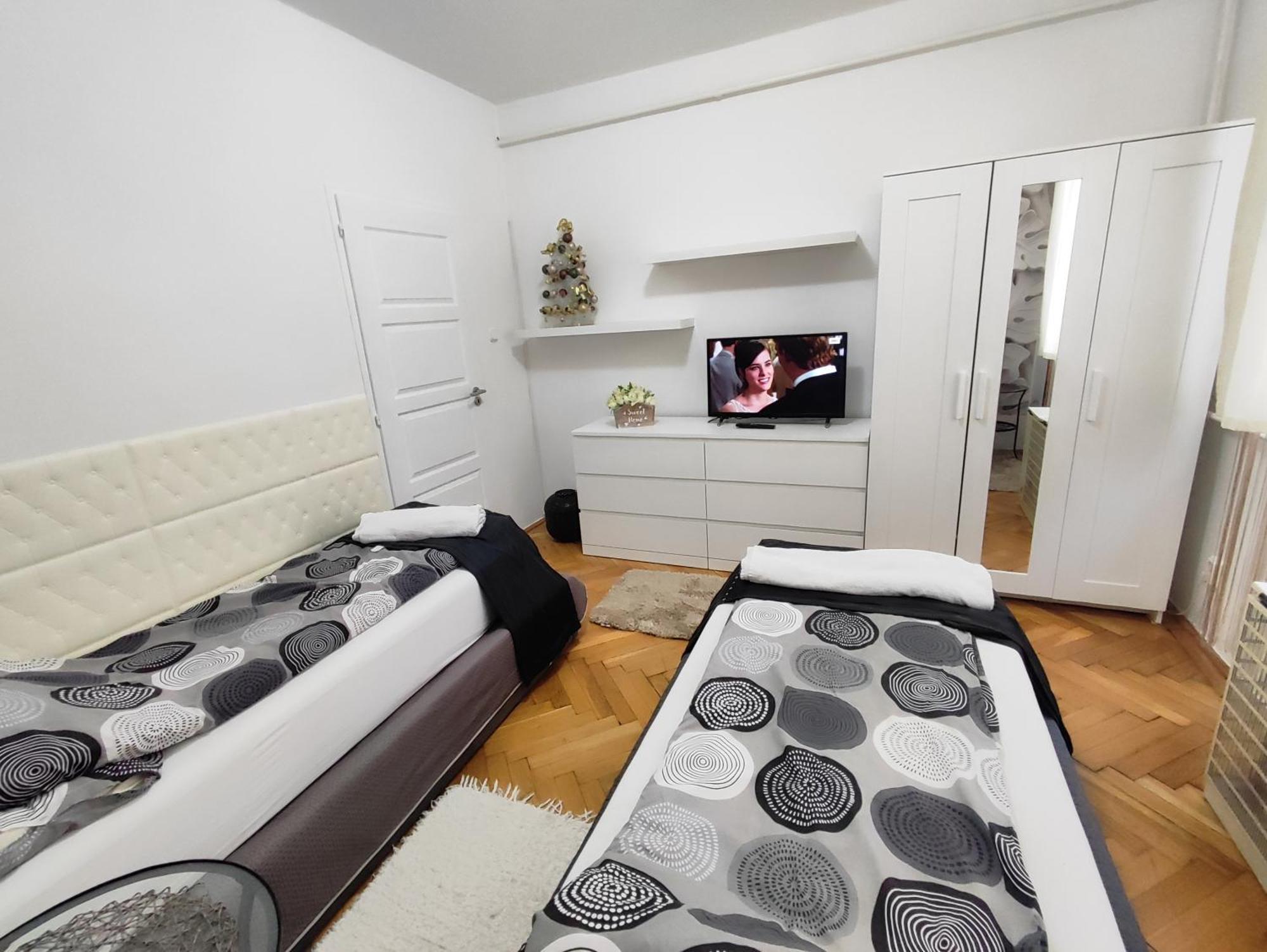 Heni Apartman Нагиканиша Екстериор снимка