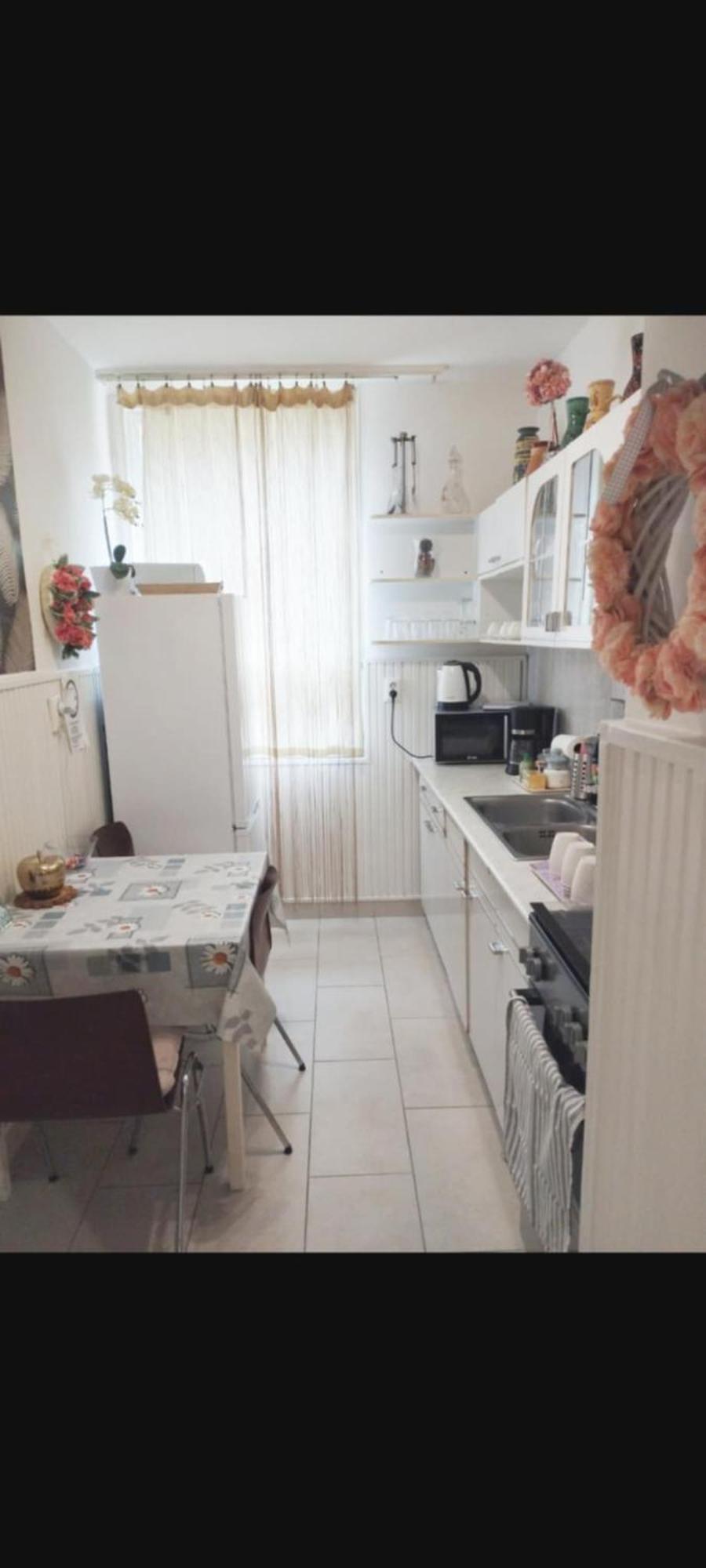 Heni Apartman Нагиканиша Екстериор снимка