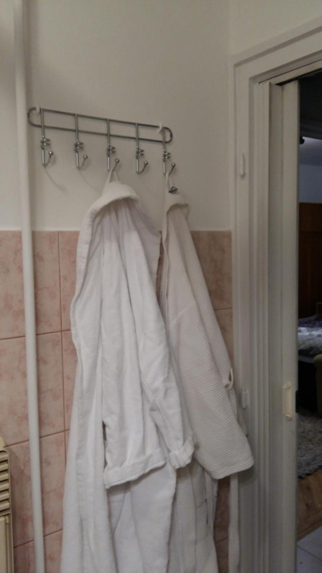 Heni Apartman Нагиканиша Екстериор снимка