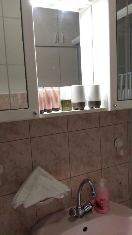 Heni Apartman Нагиканиша Екстериор снимка