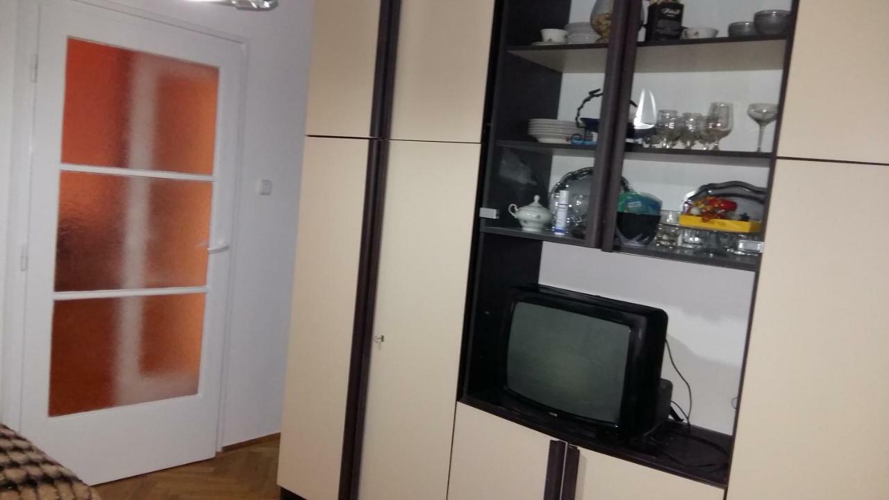Heni Apartman Нагиканиша Екстериор снимка
