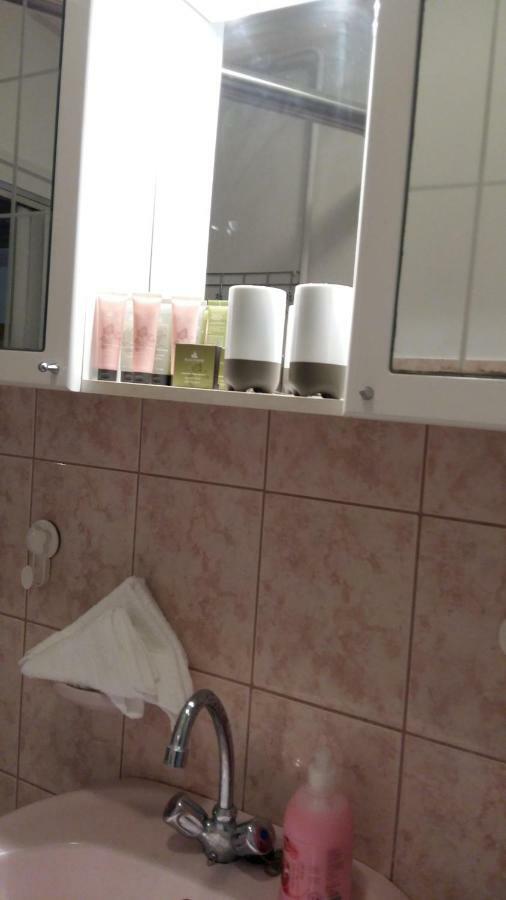 Heni Apartman Нагиканиша Екстериор снимка