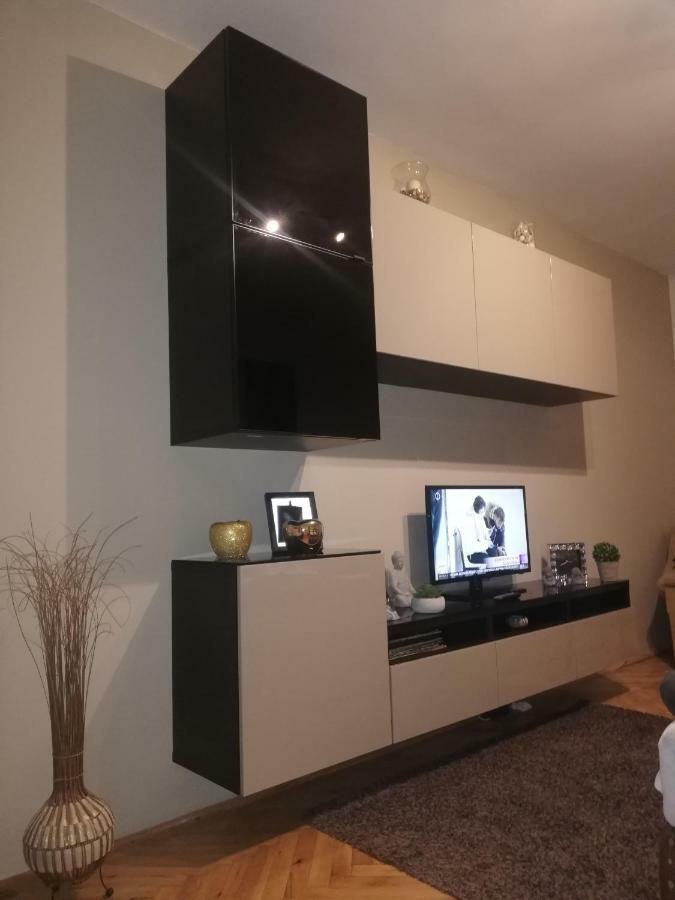 Heni Apartman Нагиканиша Екстериор снимка