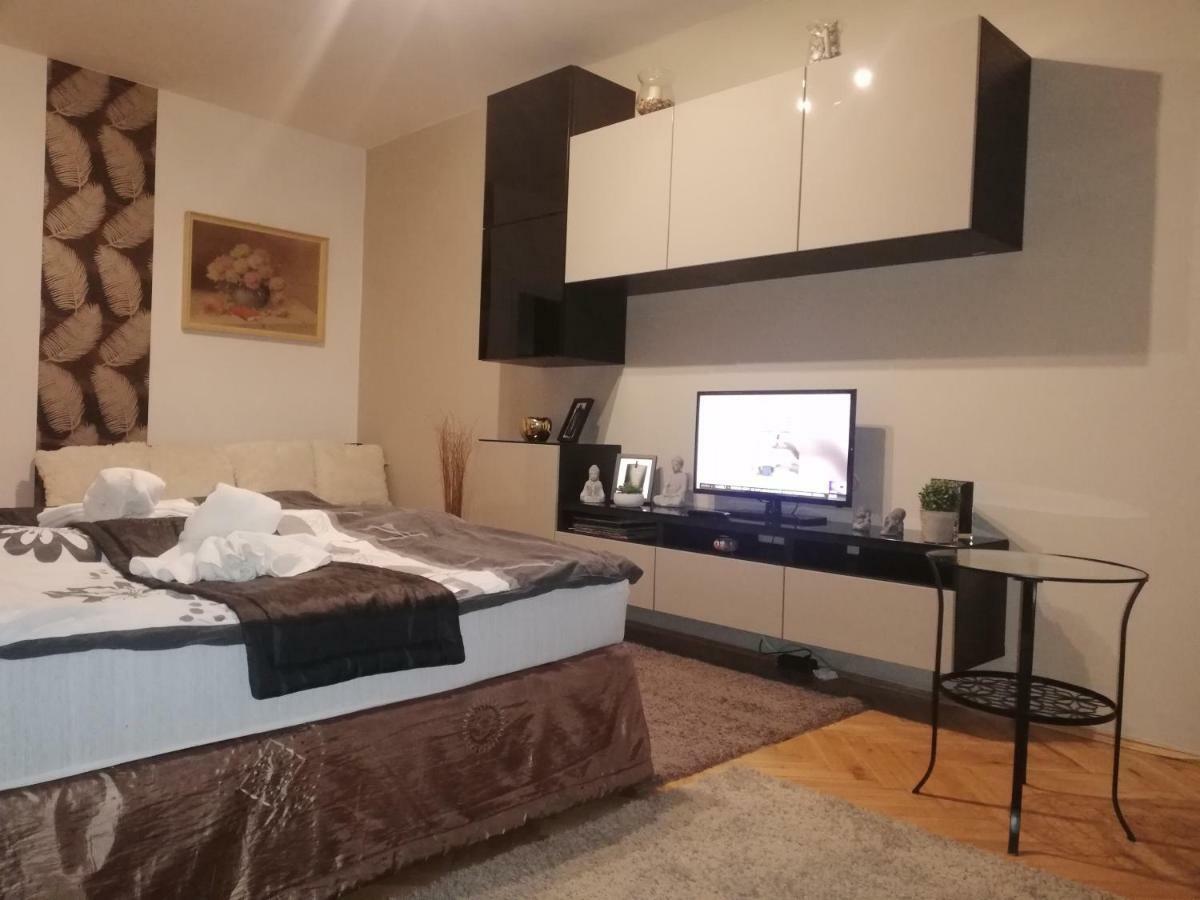 Heni Apartman Нагиканиша Екстериор снимка