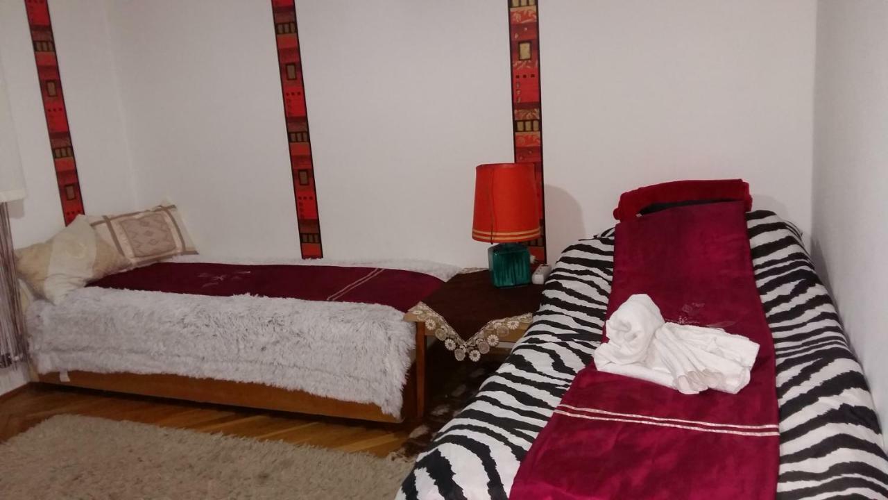 Heni Apartman Нагиканиша Екстериор снимка